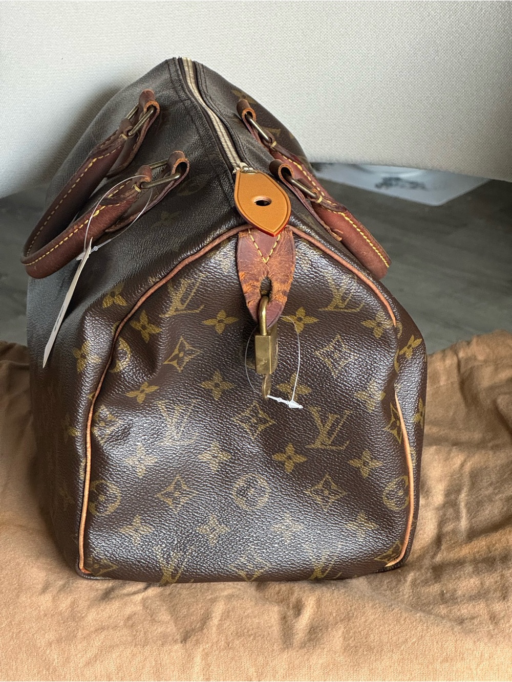 ❤️❤️❤️ Louis Vuitton Classic Speedy 30! ❤️❤️❤️ - Picture 4 of 12